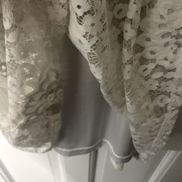 Ouges Elegant Lace Sleeveless Dress in White - Picture 5 of 5